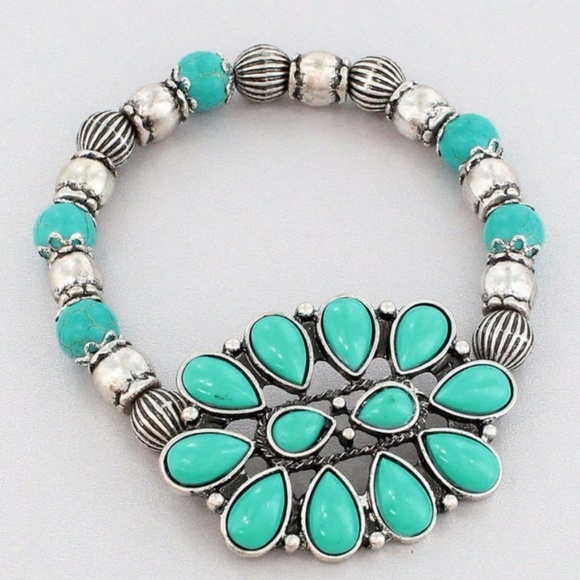 Jewelry - *** $10 SALE! *** Western Stretch Bracelet